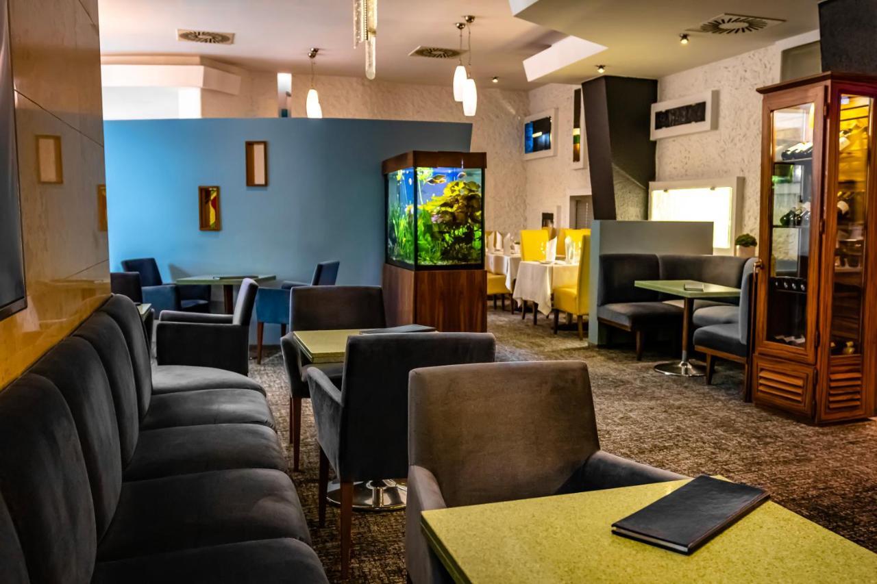 Hotel Continental Brno Bagian luar foto